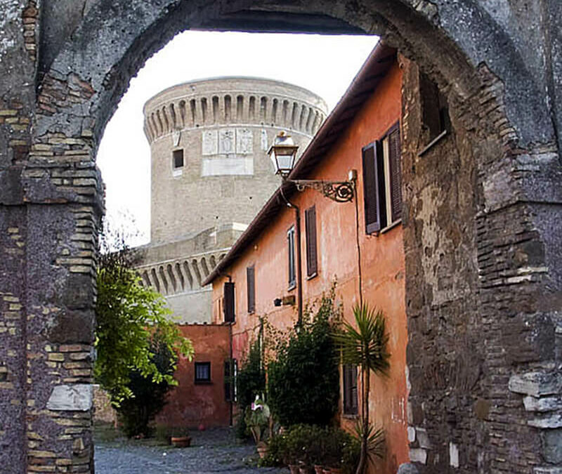 Il Castello di Giulio II nel Borgo Fortificato di Ostia Antica